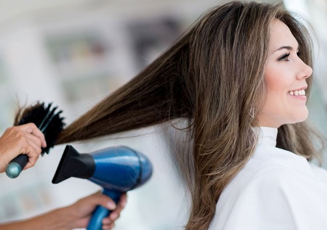 Blow Dry - بالوں کی نگہداشت گرمیوں میں بھی آسان