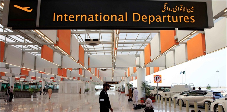 Passenger arrested in Italy for forging documents