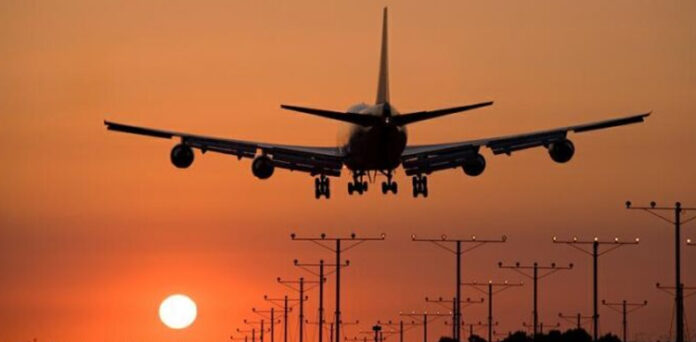 انڈونیشیا کی نجی کمپنی کا طیارہ کراچی ایئرپورٹ پر پھنس گیا