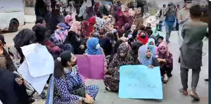 وفاقی اردو یونیورسٹی فیسوں احتجاج