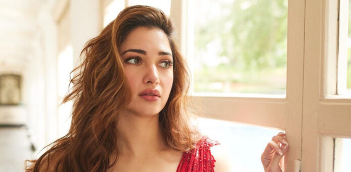 تمنا بھاٹیہ شادی کے سوال پر غصہ ہو گئیں