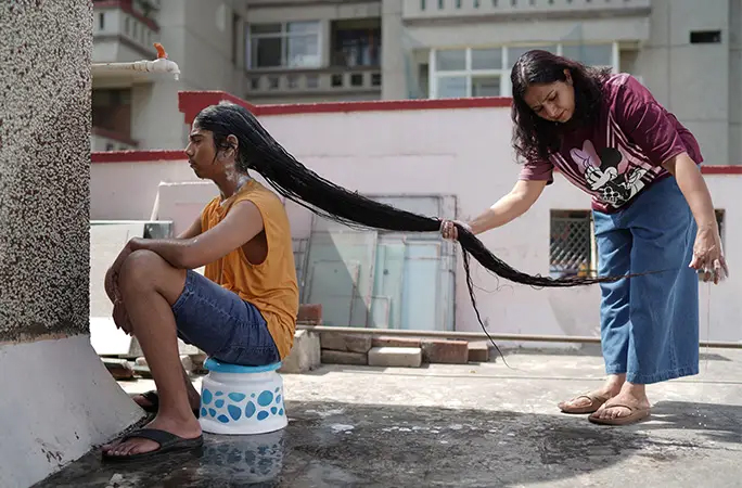 نوجوان نے سب سے لمبے بال رکھنے کا عالمی ریکارڈ بنا دیا