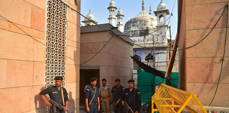 بھارت میں بابری مسجد کی شہادت کے بعد مسلمانوں کے دیگر مقدس مقامات بھی نشانے پر آگئے