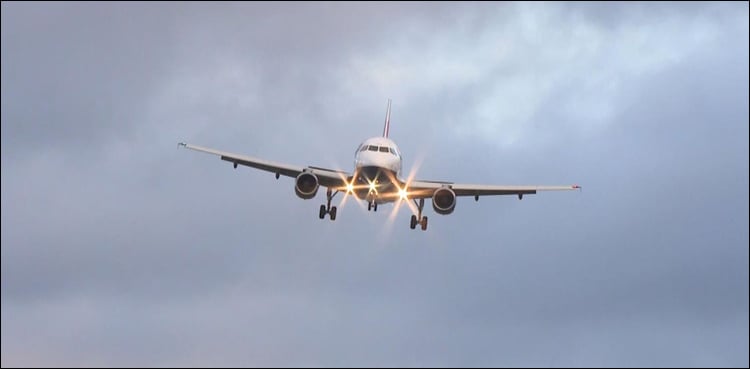 اسلام آباد سے ریاض جانے والی پرواز  بڑے حادثے سے  بچ گئی