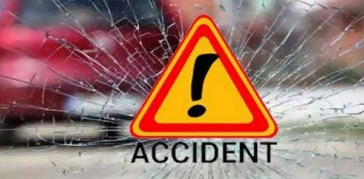 ہائی وے پر مسافر بس حادثے کا شکار، ایک شخص جاں بحق متعدد زخمی