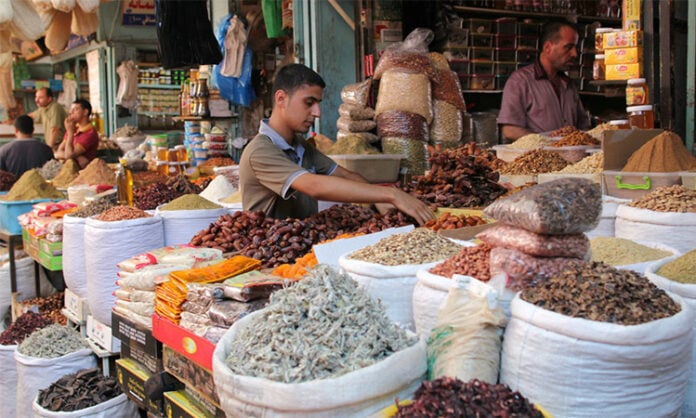 کراچی: ناجائز منافع کمانے والے دکانداروں کے گرد گھیرا تنگ کمشنر کراچی