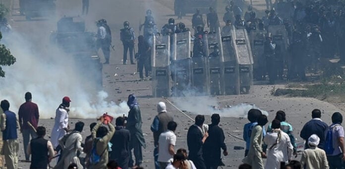 مئی کو پُرتشدد احتجاج