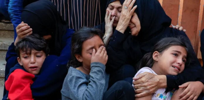 غزہ کے پناہ گزین اسکول پر اسرائیلی فوج کی جانب سے بمباری کی گئی،