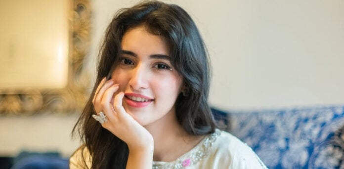 ایسا شوہر چاہتی ہوں جو اپنے ہاتھ سے کھانا کھلائے اور پاؤں دبائے، سحر ہاشمی