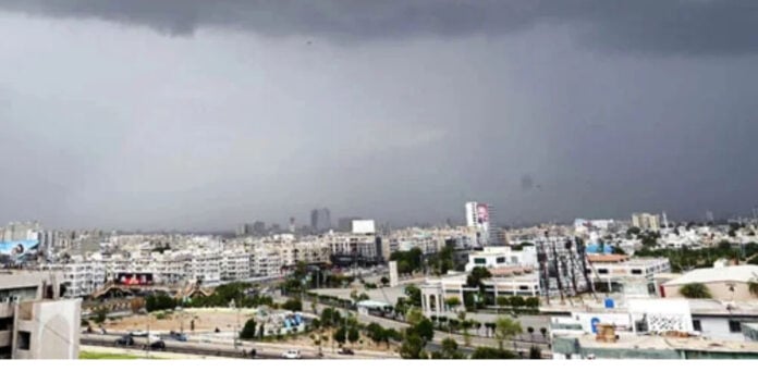 کراچی میں گرمی کی لہر، بارش ہوگی یا نہیں، اہم پیش گوئی کردی گئی