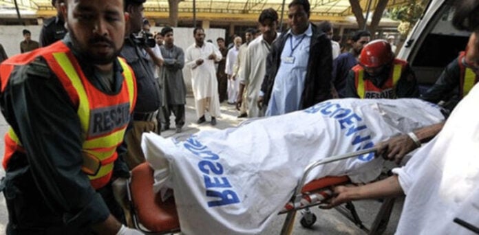 فیصل آباد: مسافر بس اور ٹریلر میں تصادم، 3 افراد جاں بحق