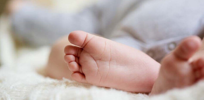 بھارت: اسپتال کی چھت سے نوزائیدہ بچی پر پنکھا گر گیا