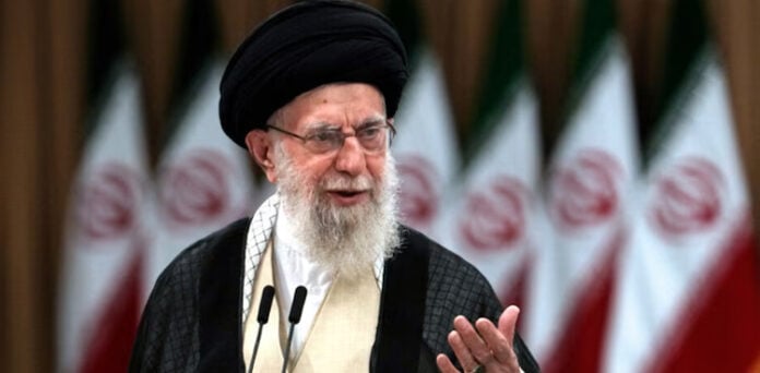 ایران کے سپریم کمانڈر آیت اللہ سید علی خامنہ ای