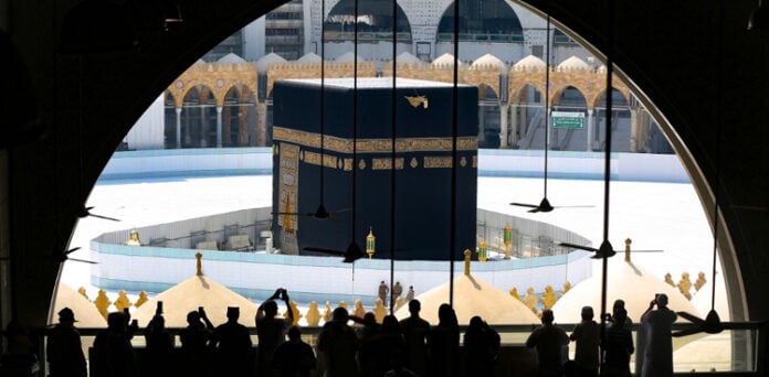 غلافِ کعبہ تبدیل کردیا گیا