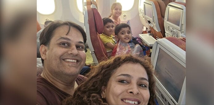 بھارتی طیارے حادثے میں ہلاک ہونے والے بدقسمت خاندان کی آخری سیلفی وائرل