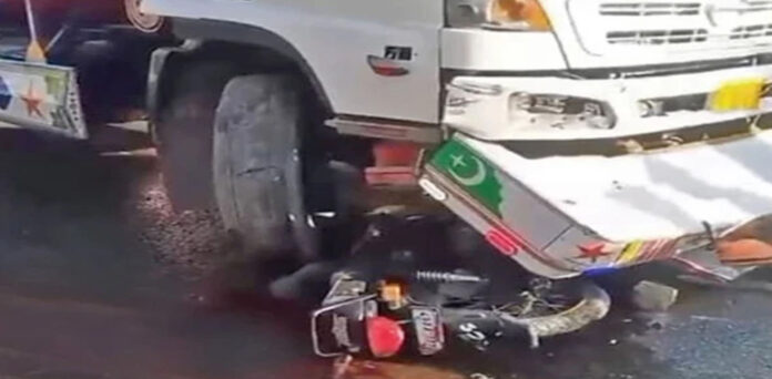 کراچی: کورنگی ویٹا چورنگی پر واٹر ٹینکر نے موٹر سائیکل سوار کو کچل دیا