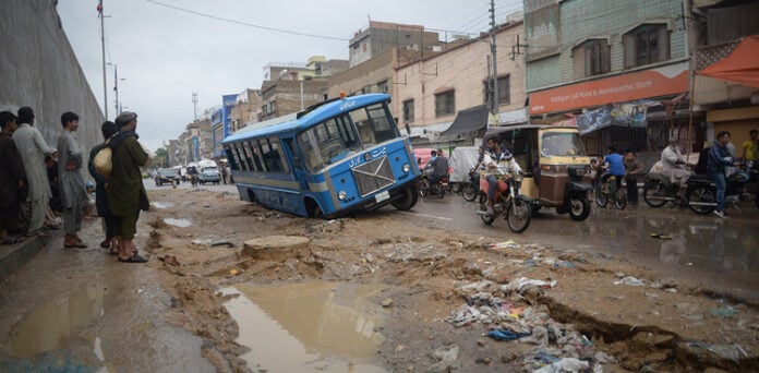 ایس ایس جی سی نے کراچی کی سڑکوں کی تعمیر کیلیے 11 ارب 9 کروڑ جاری کیے