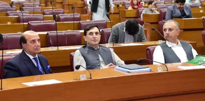 پی ٹی آئی ارکان قومی اسمبلی کے استعفے، ملک عامر ڈوگر کا بیان