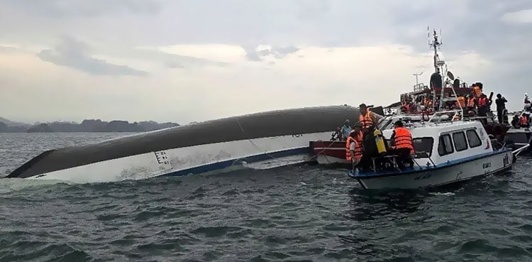 ویتنام میں کشتی اُلٹنے سے اموات