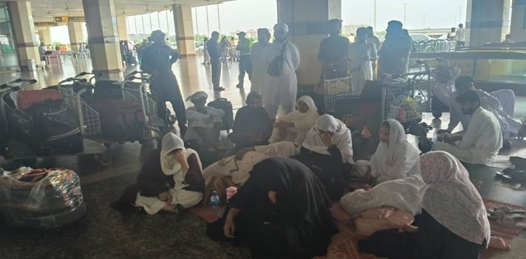 لاہور جانے والی پرواز اڑان نہ بھرسکی، 180 مسافر اذیت کا شکار