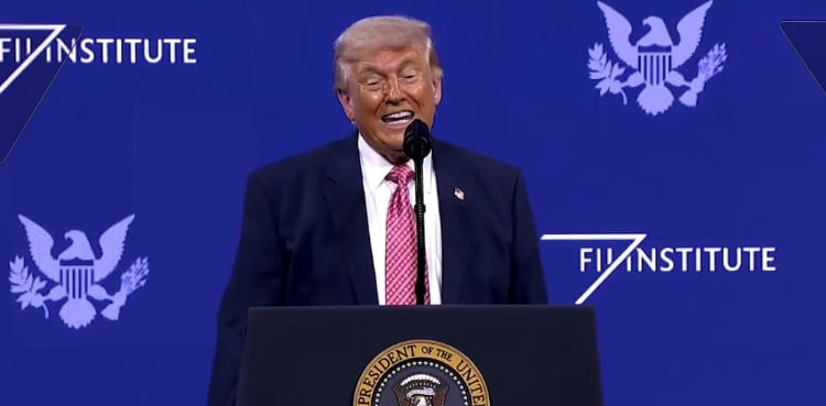 مجھے ناکام لوگوں کے ساتھ وقت گزارنا پسند ہے تاکہ میں خود کو بہتر محسوس کر سکوں، ٹرمپ