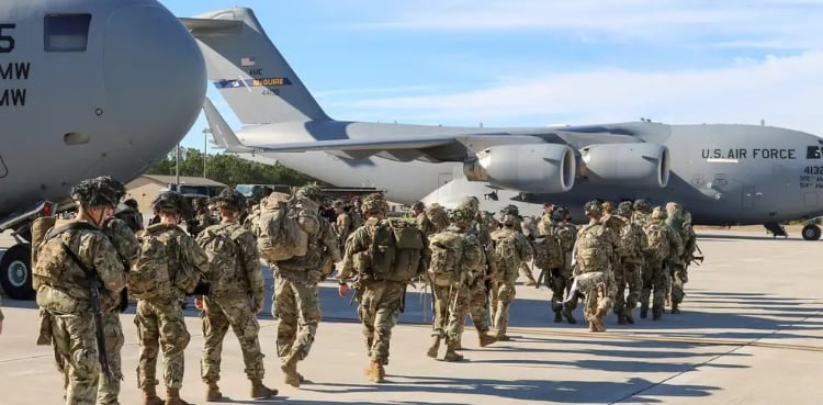 مشرق وسطیٰ میں کشیدگی، امریکا کا مزید 2500 فوجی تعینات کرنے کا فیصلہ