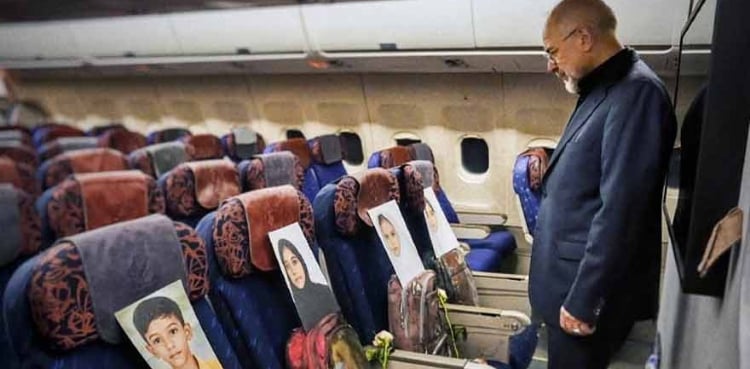 میناب اسکول کے شہید بچوں کو انوکھا خراجِ عقیدت، ایرانی اسپیکر باقر قالیباف نے تصویر شیئر کر دی