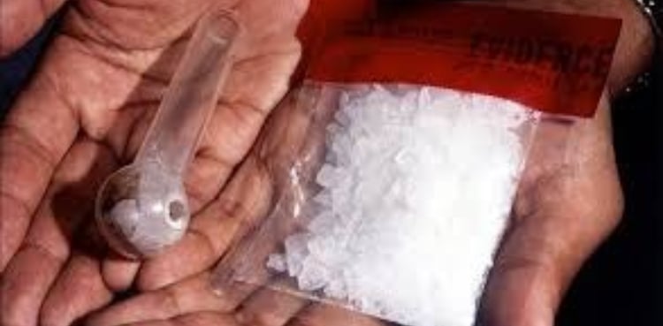 کراچی: معذوری کی آڑ میں انتہائی مہلک نشہ آئس سپلائی کرنے والا ملزم گرفتار