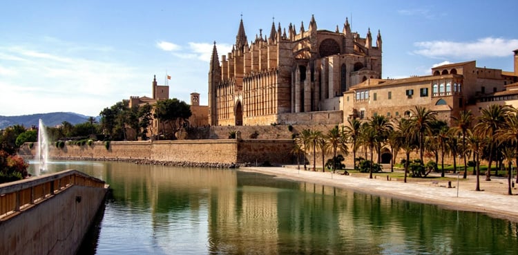 یورپی ملک میں رہائش کے خواہشمند افراد کے لیے بڑی خبر