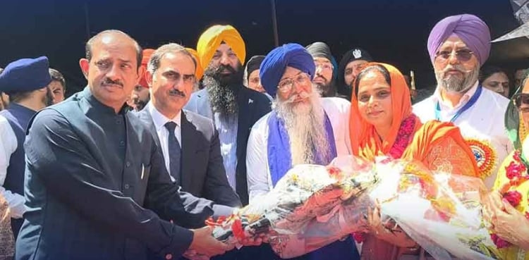 وساکھی میلہ: 2800 سے زائد سکھ یاتری پاکستان پہنچ گئے
