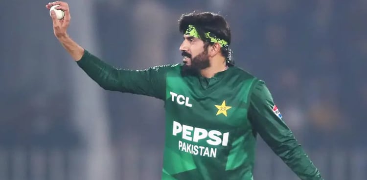 عثمان طارق نے کرکٹ میں اپنی پہلی کمائی سے ’’ماں‘‘ کیلیے کیا خریدا؟ (جذباتی کہانی)