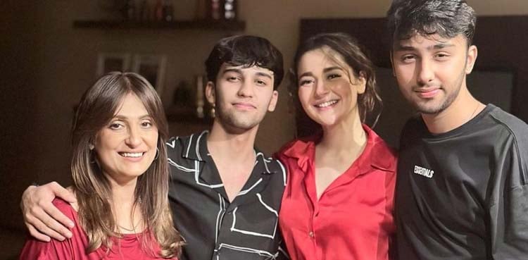 اسٹارز کو چاہیے ذاتی زندگی کو سوشل میڈیا پر نہ لائیں، عاشر وجاہت