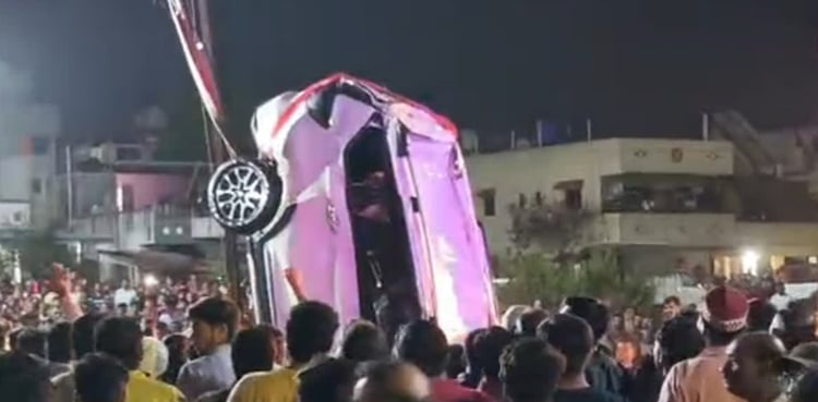 کار کنویں میں جا گری، 6 بچوں سمیت ایک ہی خاندان کے 9 افراد ہلاک