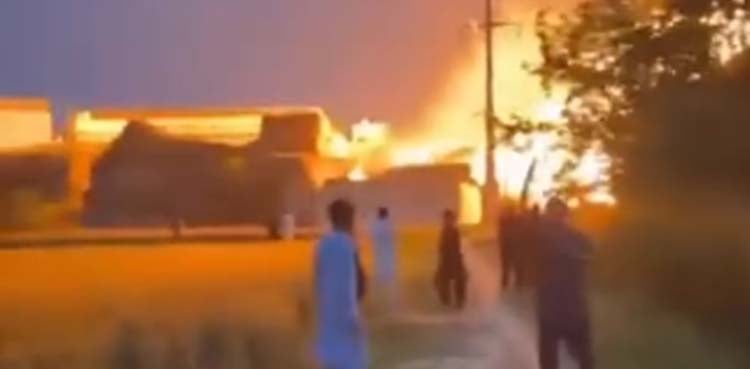 گیس پائپ لائن میں آگ لگنے سے ایک ہی خاندان کے 8 افراد جاں بحق