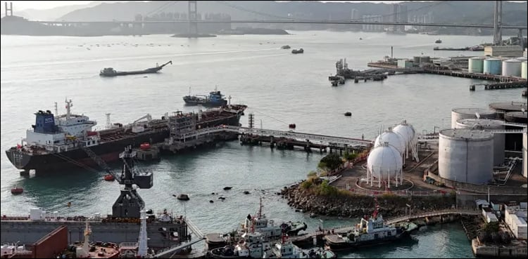 ایرانی تیل خریدنے پر چین کی آئل ریفائنری اور 40 شپنگ کمپنیوں پر پابندیاں عائد