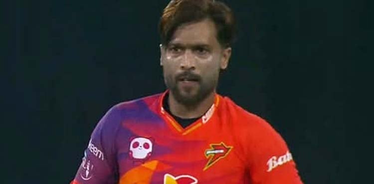 ’گیند ہلانا زبان ہلانے سے زیادہ مشکل کام ہے‘ سابق کرکٹر کا عامر پر طنز