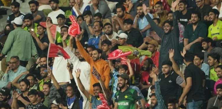 پی ایس ایل 11 پلے آف میں شائقین کو اسٹیڈیم آنے کی اجازت مل گئی