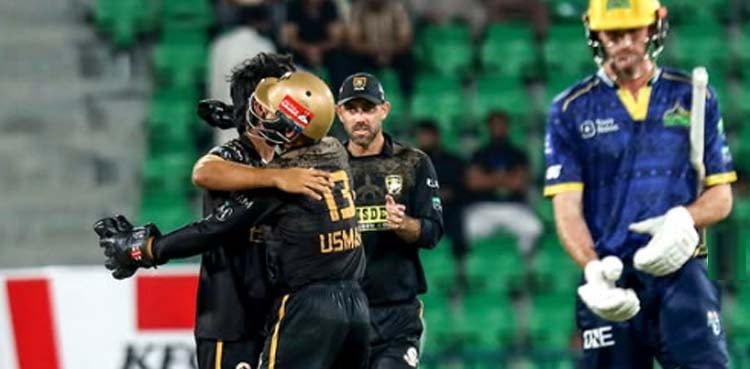 پی ایس ایل 11 ایلیمنیٹر: ملتان سلطانز کا حیدرآباد کنگزمین کو 160 رنز کا ہدف