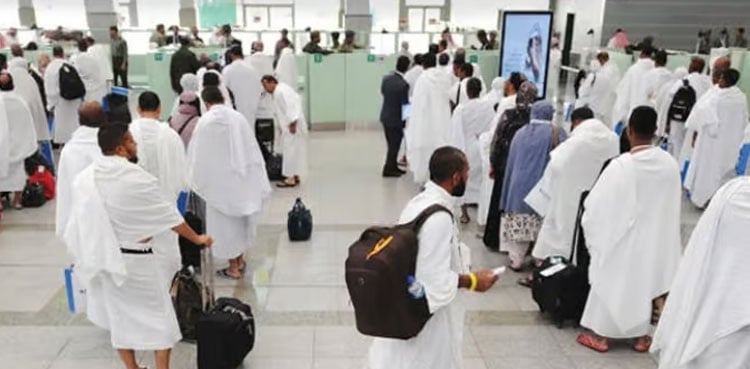 عمرہ زائرین کے پاس صرف 4 دن باقی !  سعودی وزارتِ داخلہ کا سخت انتباہ