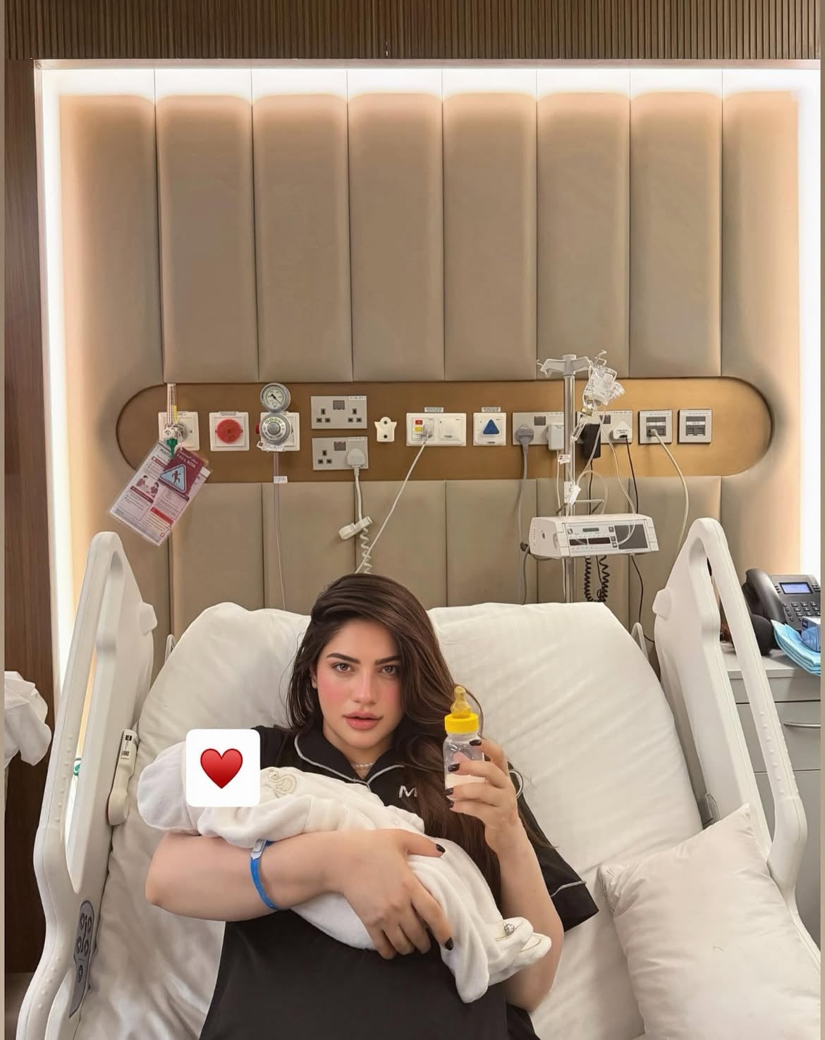 مشہور اداکارہ نیلم منیر کے ہاں پہلے بیٹے کی پیدائش